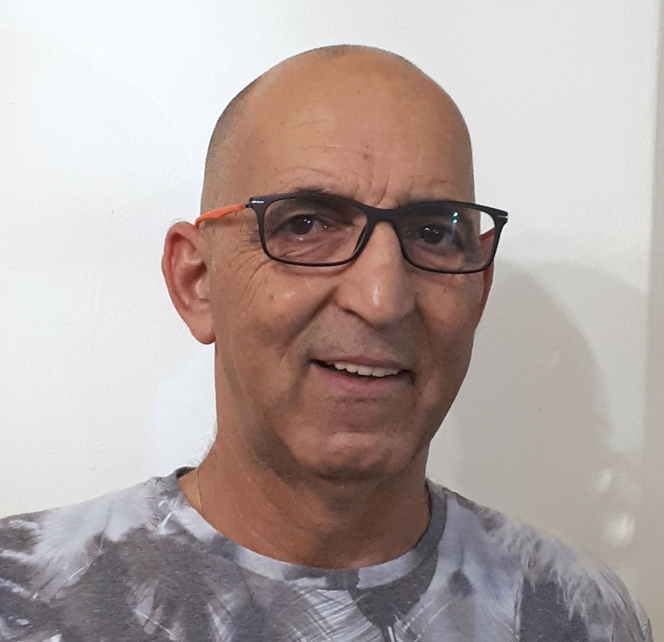 אבי צדקי, טכנאי מוצרי חשמל